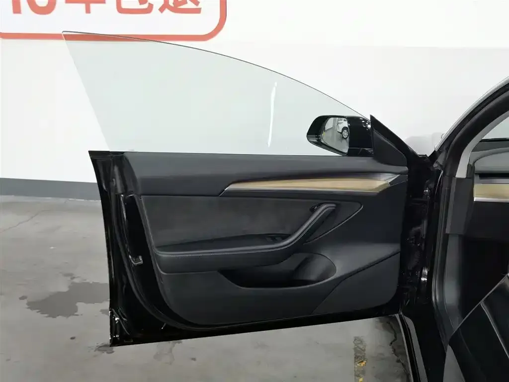 Tesla Model 3 — фото 2
