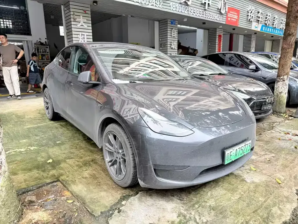 Tesla Model Y — фото 7
