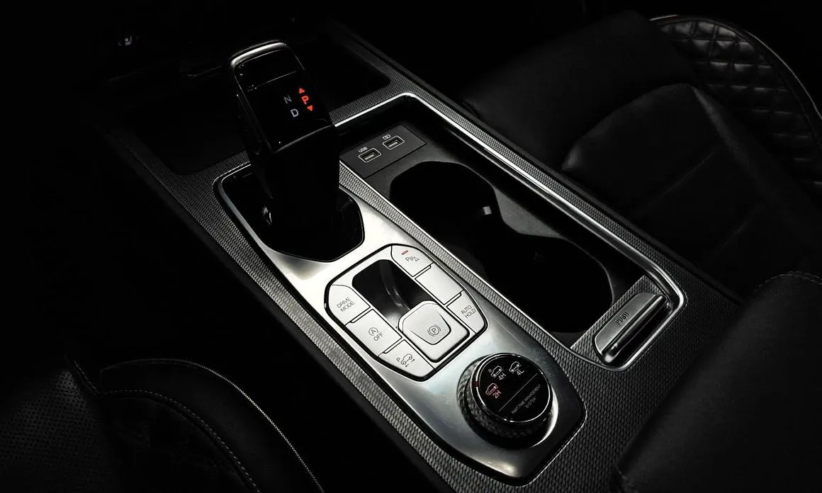 KG Mobility (Ssangyong) Rexton — фото 2
