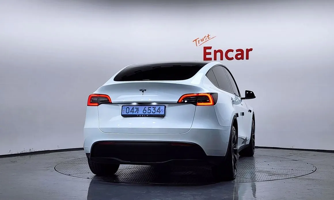 Tesla Model Y — фото 2