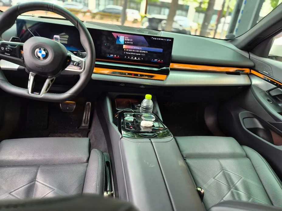 BMW 5-Series 2024 из KR, фото 4