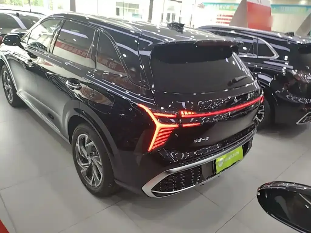 Hongqi HS3 PHEV — фото 8