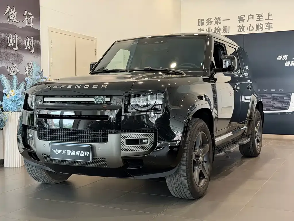 Land Rover Defender — фото 1