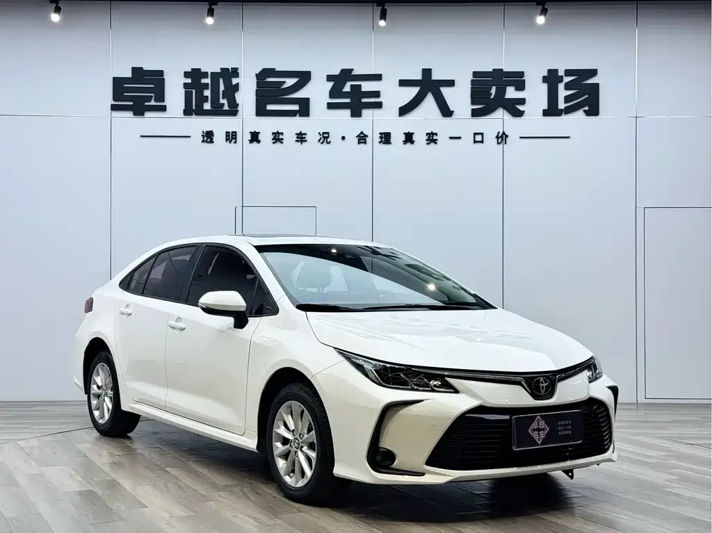 Toyota Corolla — фото 1