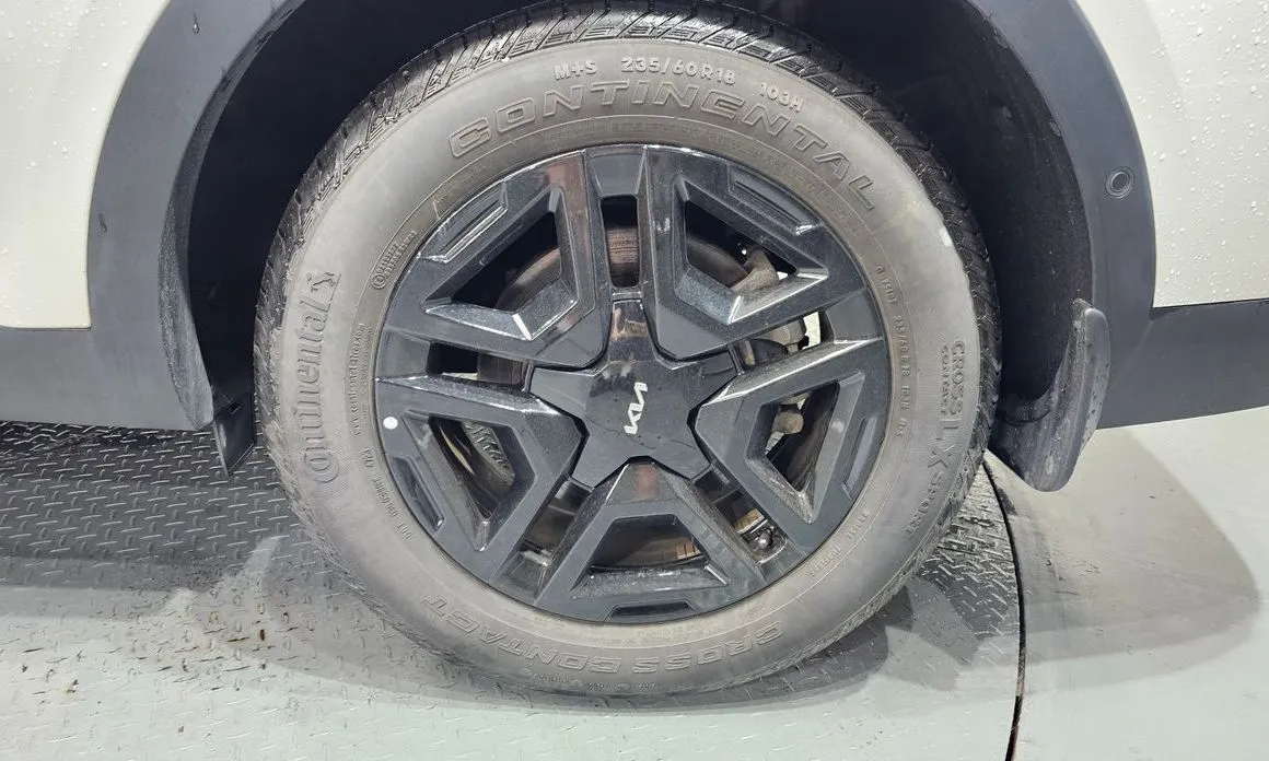 Kia Sorento — фото 5