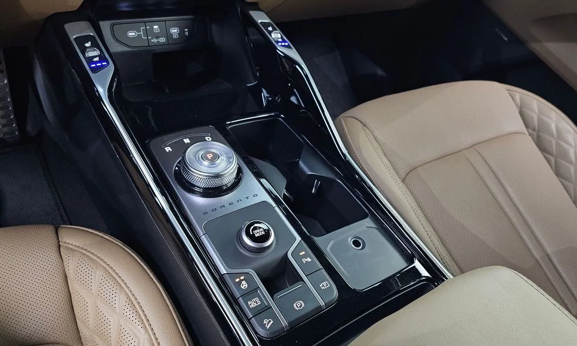 Kia Sorento — фото 9