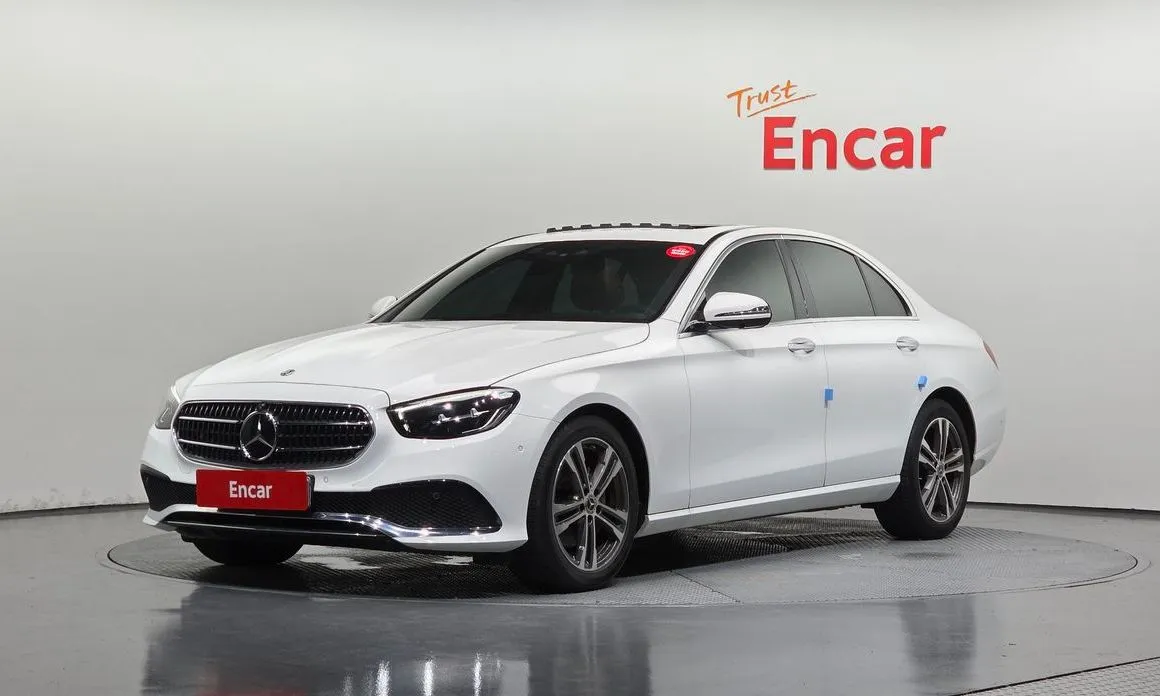 Mercedes-Benz E-Class — фото 1