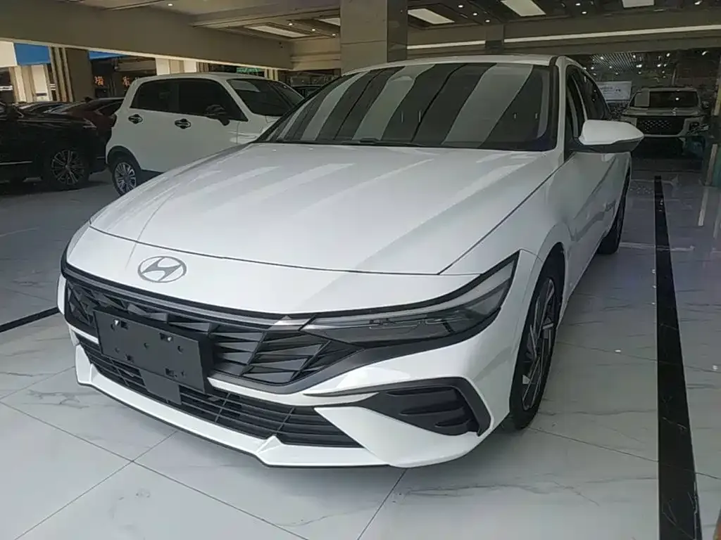 Hyundai Elantra — фото 6