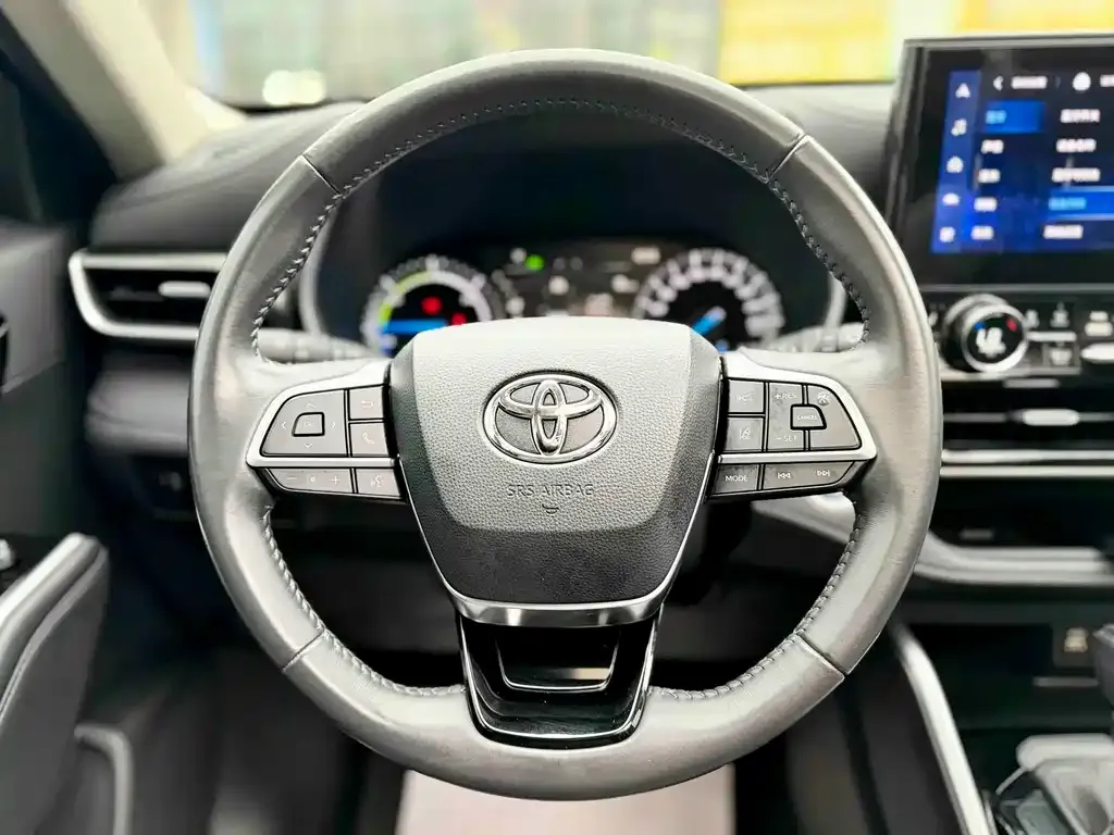Toyota Highlander — фото 2