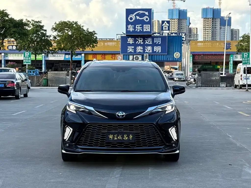 Toyota Granvia — фото 10