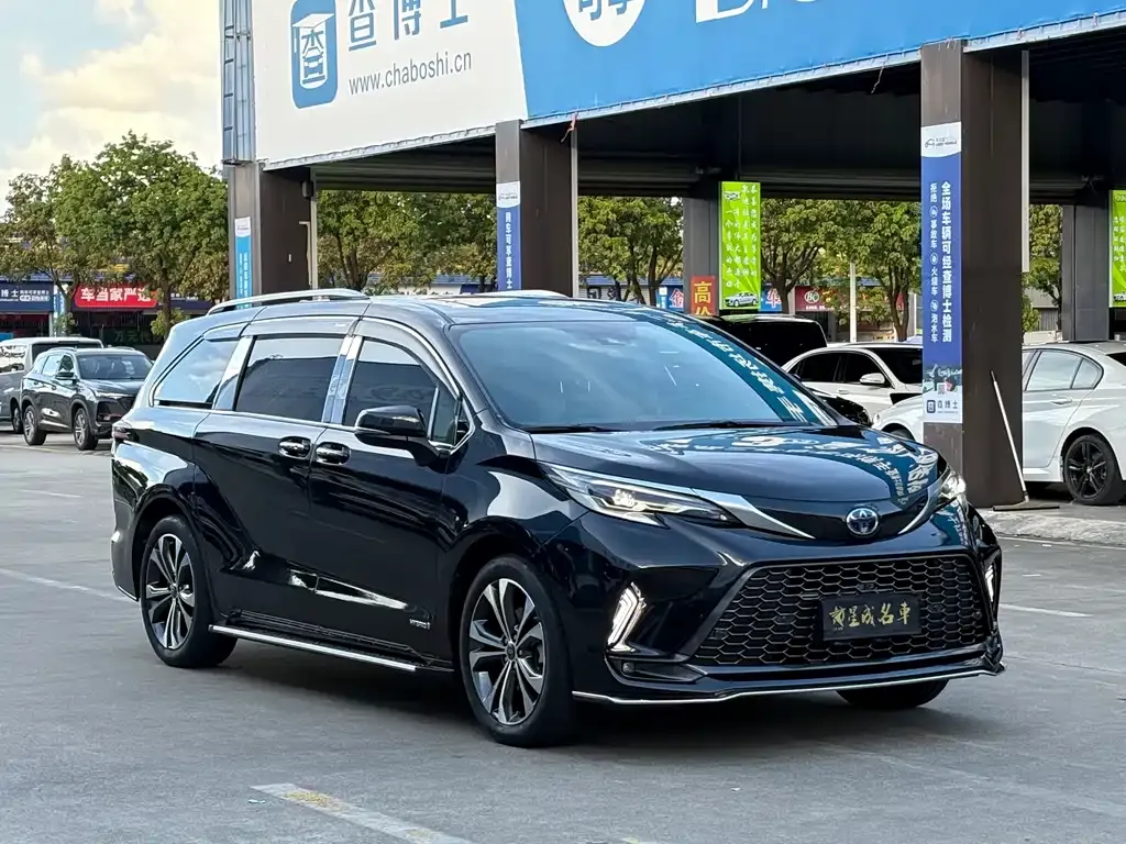 Toyota Granvia — фото 8