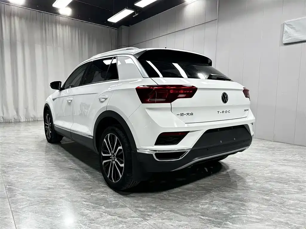 Volkswagen T-Roc — фото 6