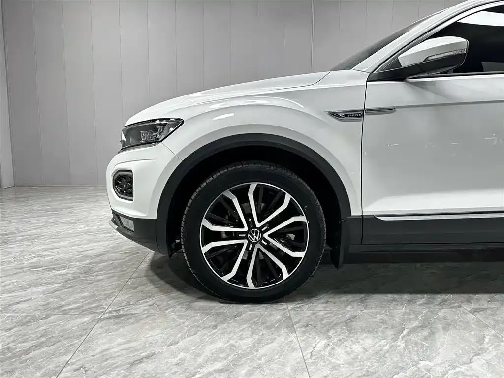 Volkswagen T-Roc — фото 3