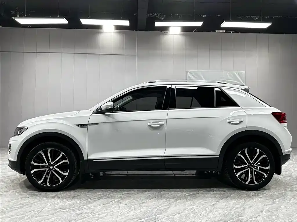 Volkswagen T-Roc — фото 2