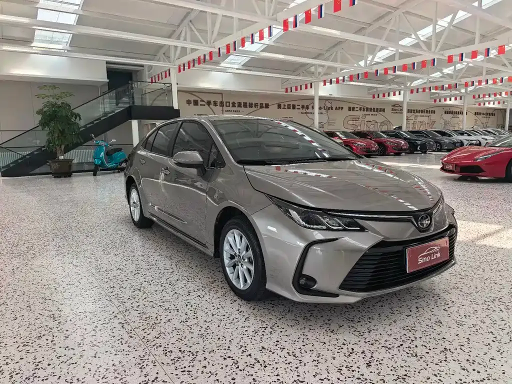 Toyota Corolla — фото 10
