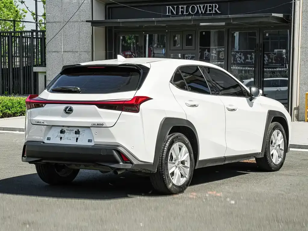 Lexus UX — фото 8