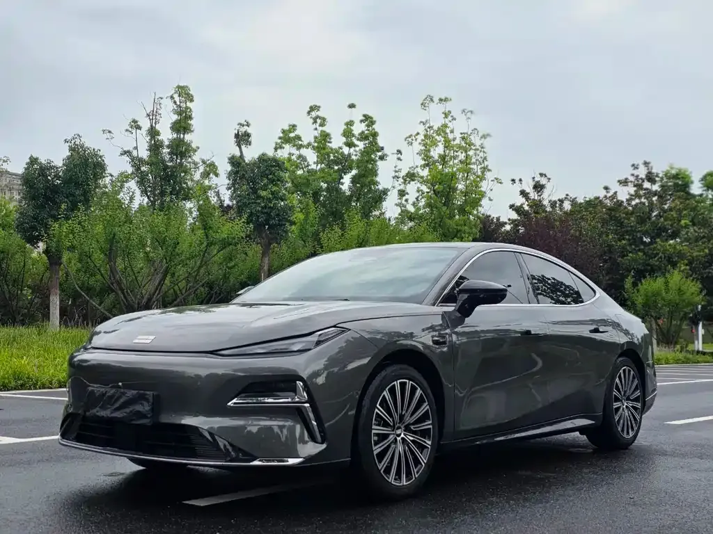 Geely Galaxy Xingyao 8