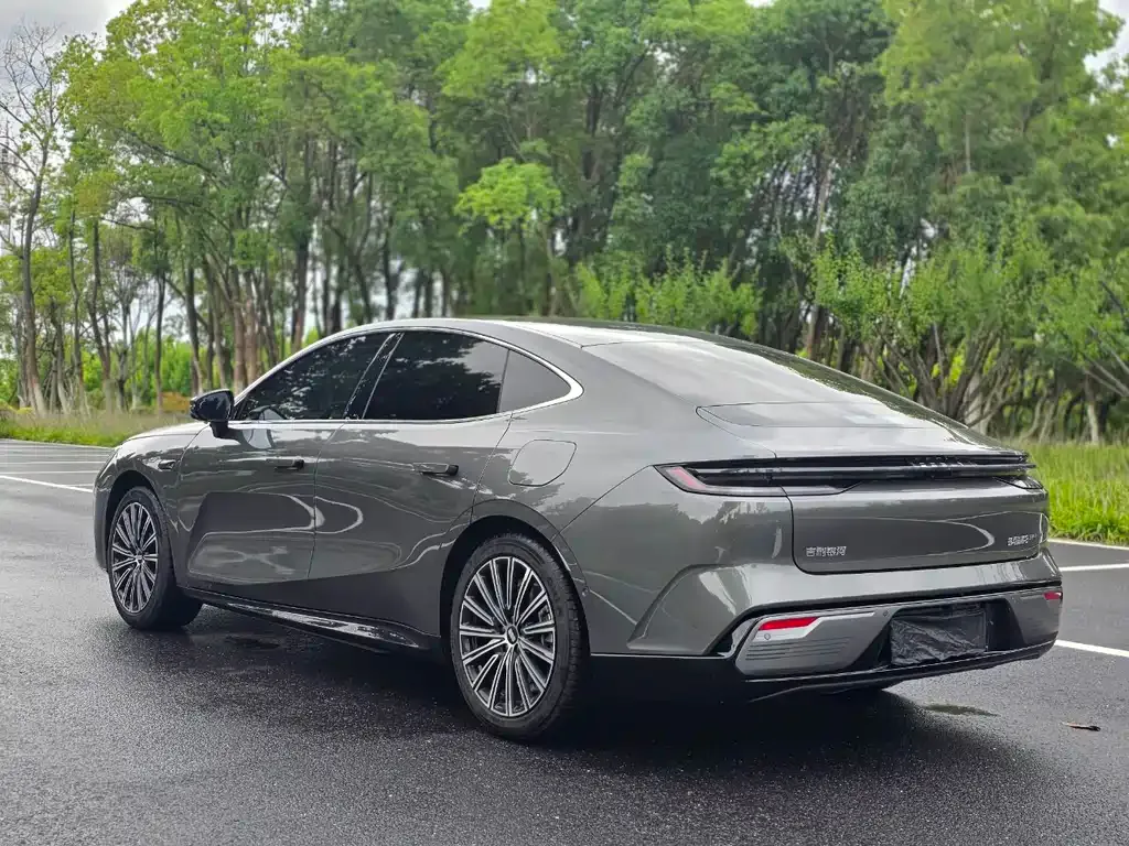 Geely Galaxy Xingyao 8 2025 из CN, фото 8