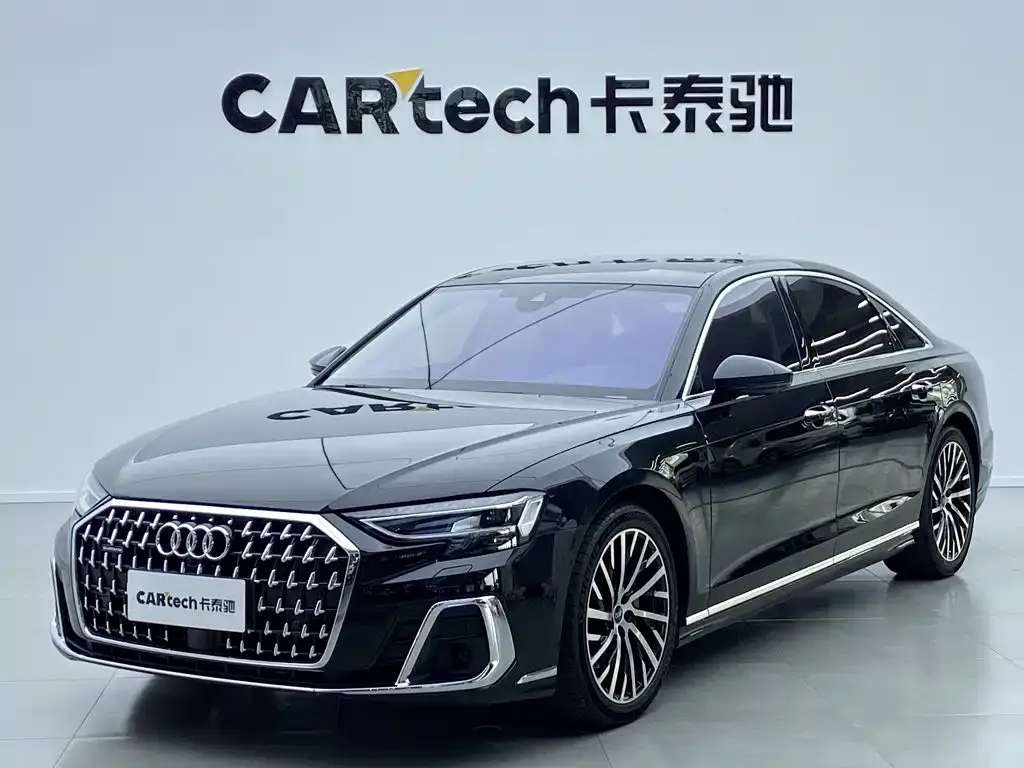 Audi A8 — фото 1