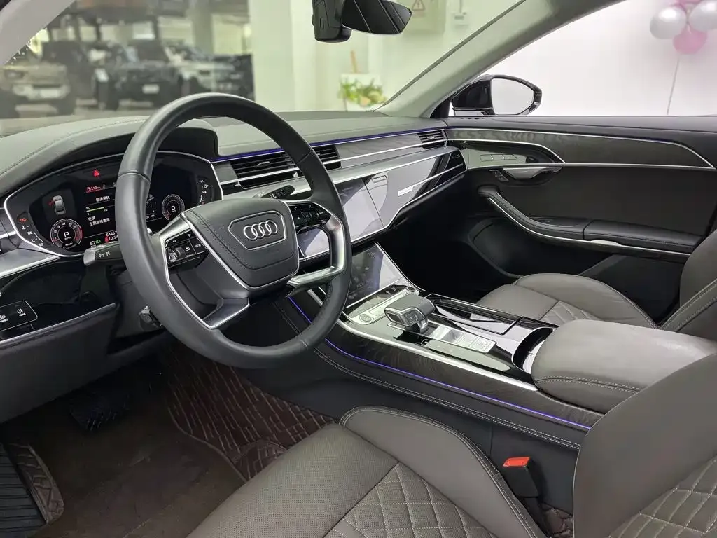 Audi A8 — фото 7