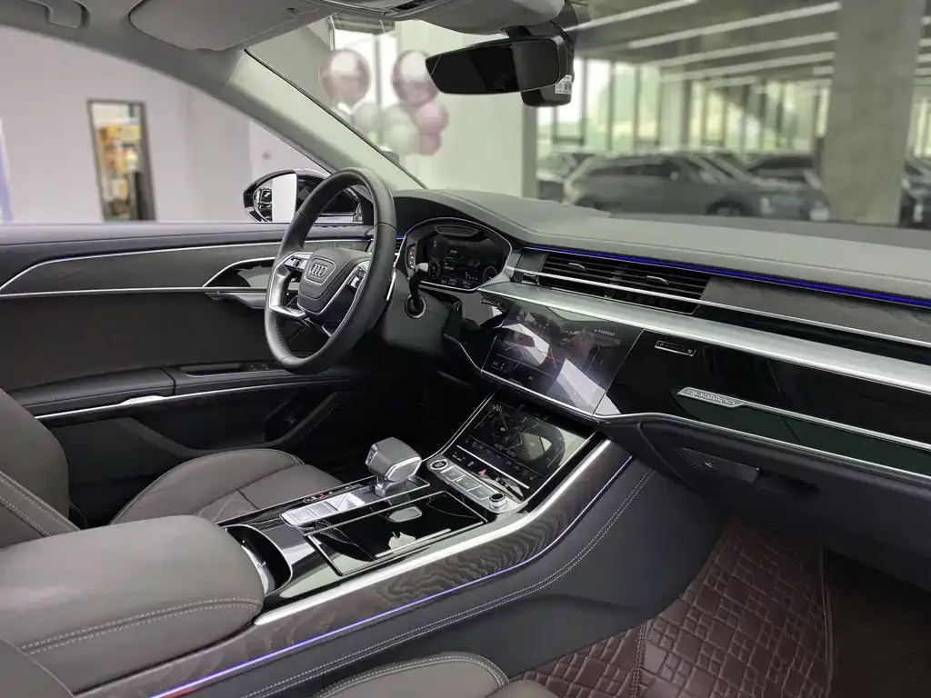 Audi A8 — фото 6