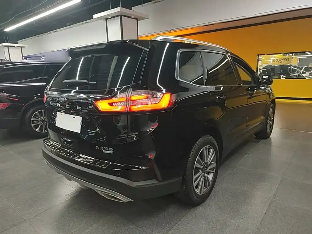 Ford Edge — фото 3