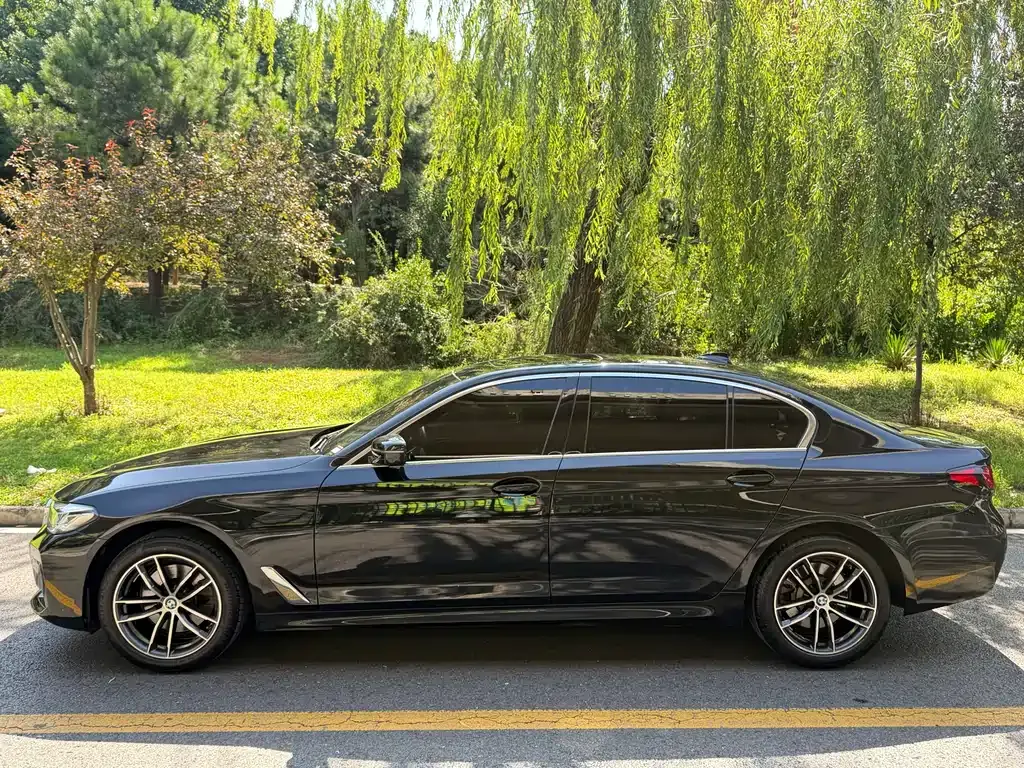 BMW 5 Series — фото 5