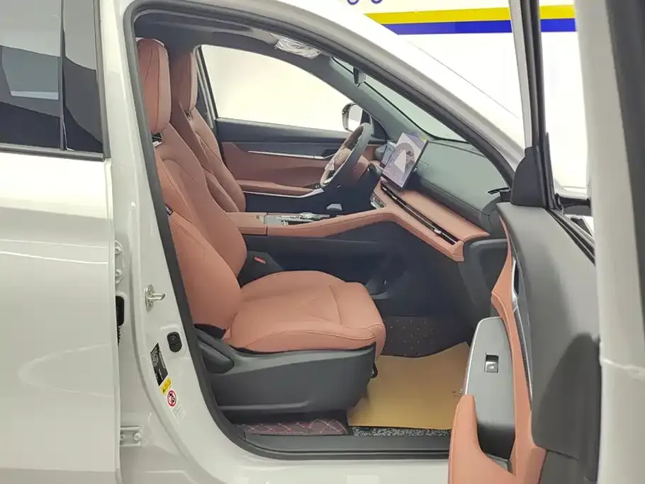 Changan CS75PLUS — фото 10