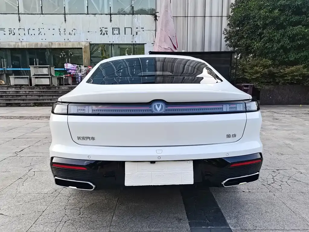 Changan Eado — фото 6