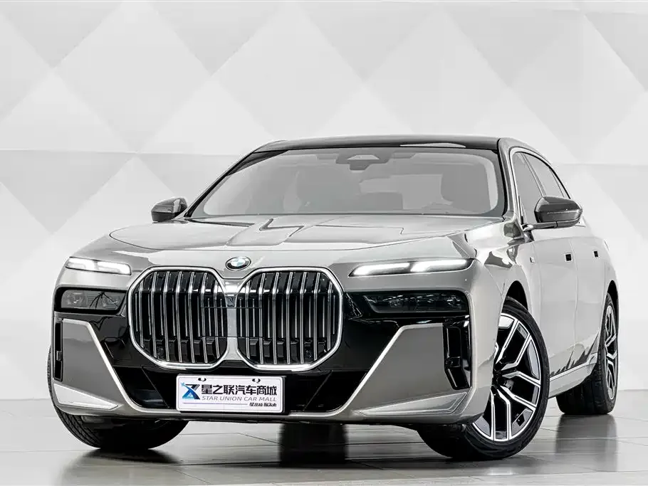 BMW 7 Series — фото 9