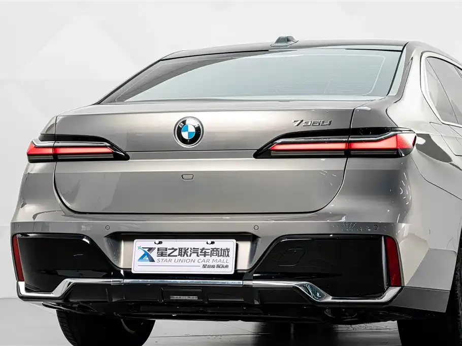 BMW 7 Series — фото 10