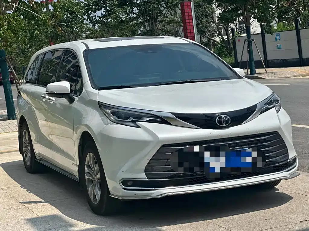 Toyota Sienna — фото 6