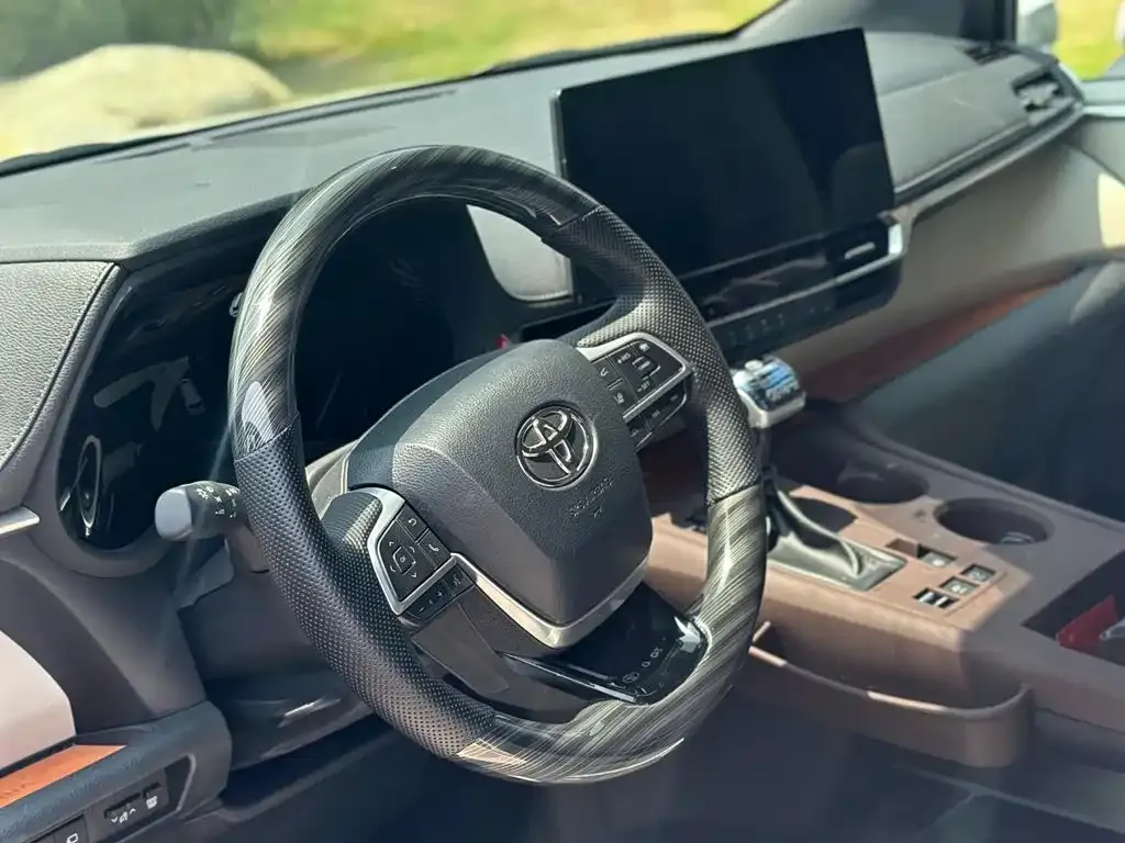 Toyota Sienna — фото 8