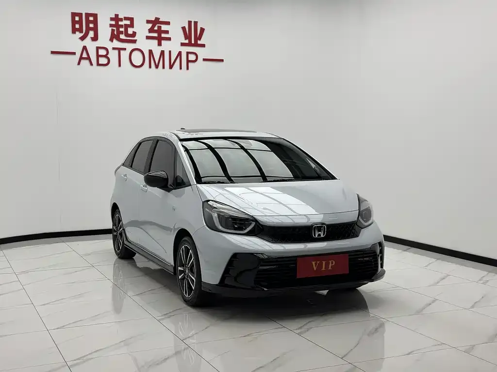 Honda Fit — фото 8