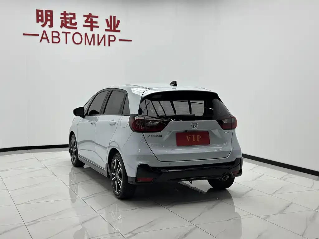Honda Fit — фото 9