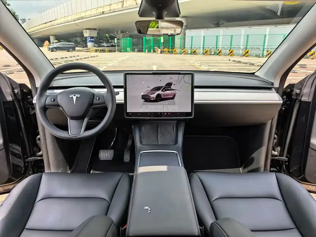 Tesla Model Y — фото 4