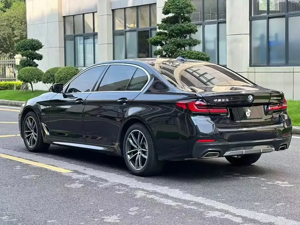 BMW 5 Series New Energy — фото 9