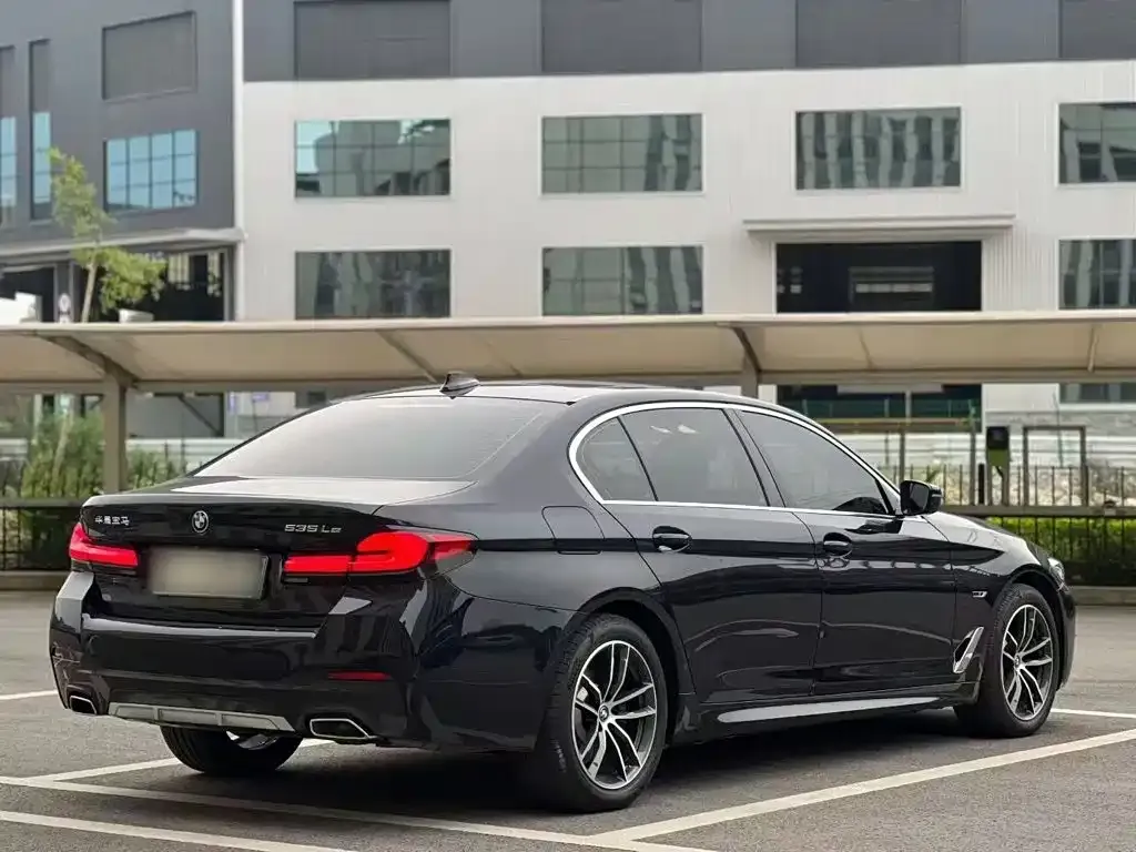 BMW 5 Series New Energy — фото 10