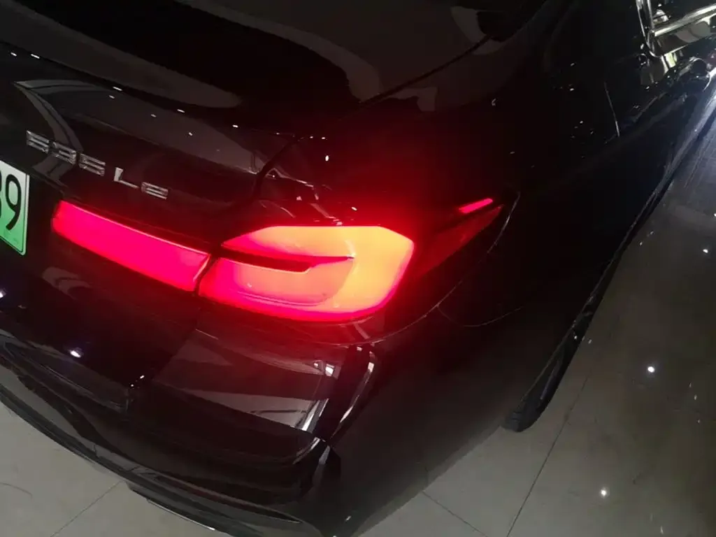 BMW 5 Series New Energy — фото 2