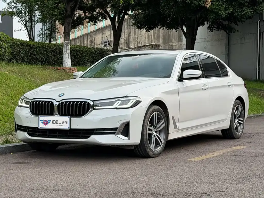 BMW 5 Series — фото 1