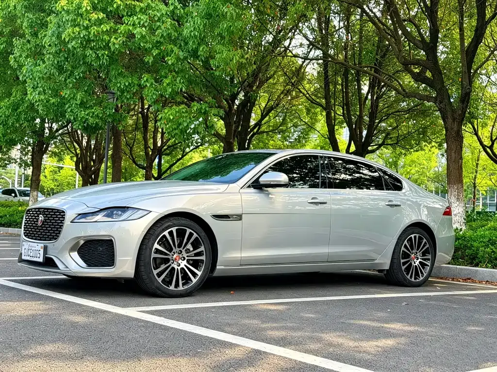 Jaguar XFL — фото 1