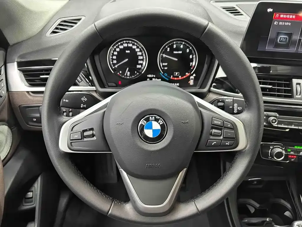 BMW X1 — фото 4