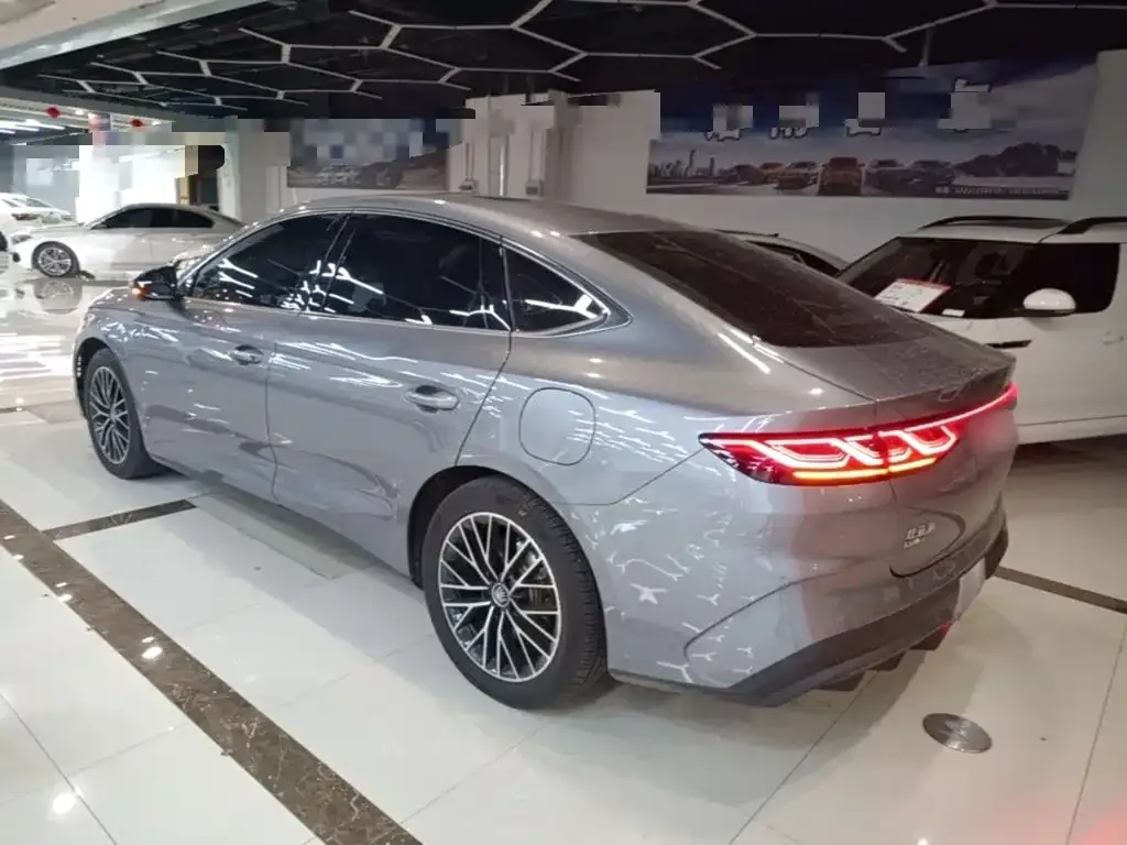 BYD Qin L — фото 6