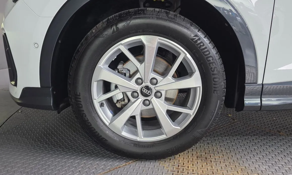Audi Q3 2023 из KR, фото 9