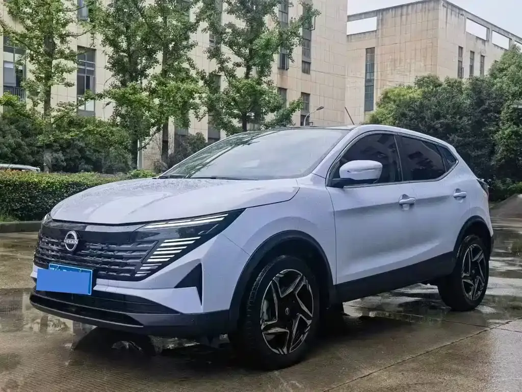 Nissan Qashqai — фото 1