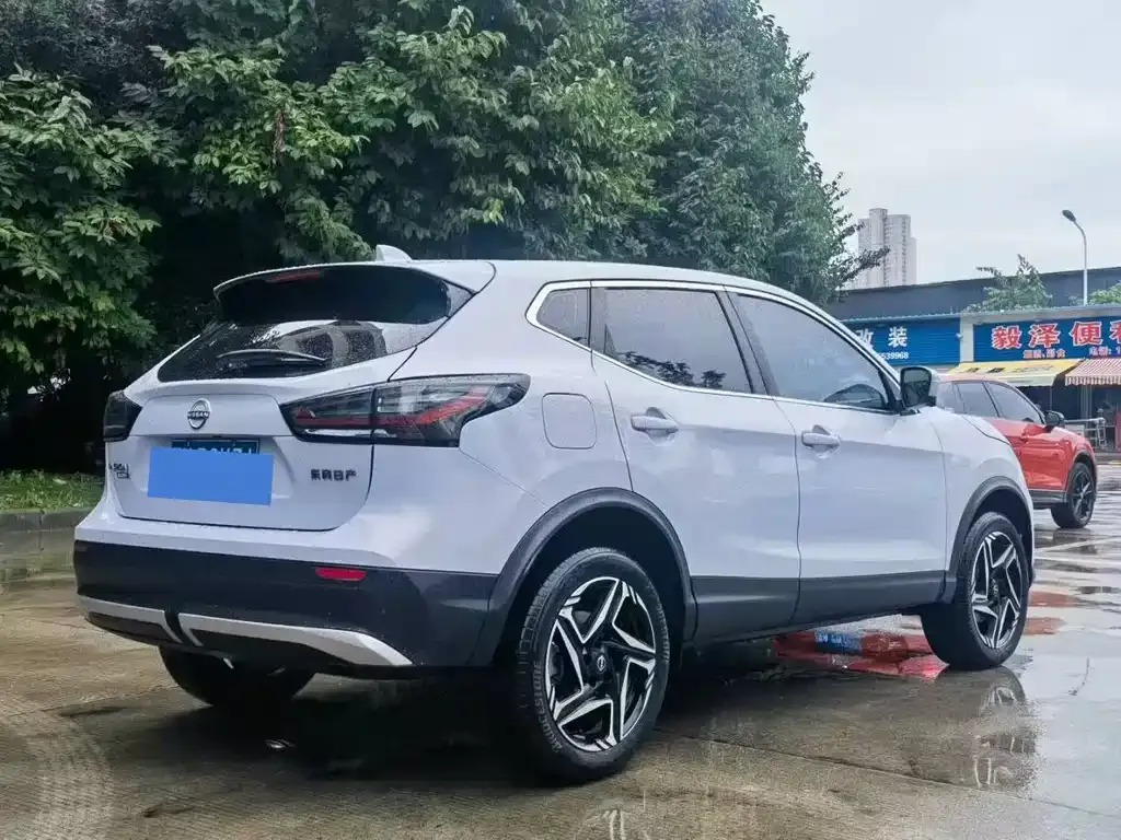 Nissan Qashqai — фото 5
