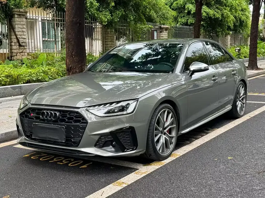 Audi S4 — фото 1