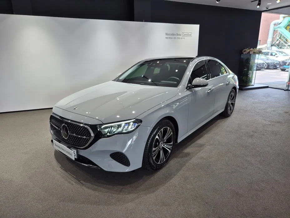 Mercedes-Benz E-Class — фото 1