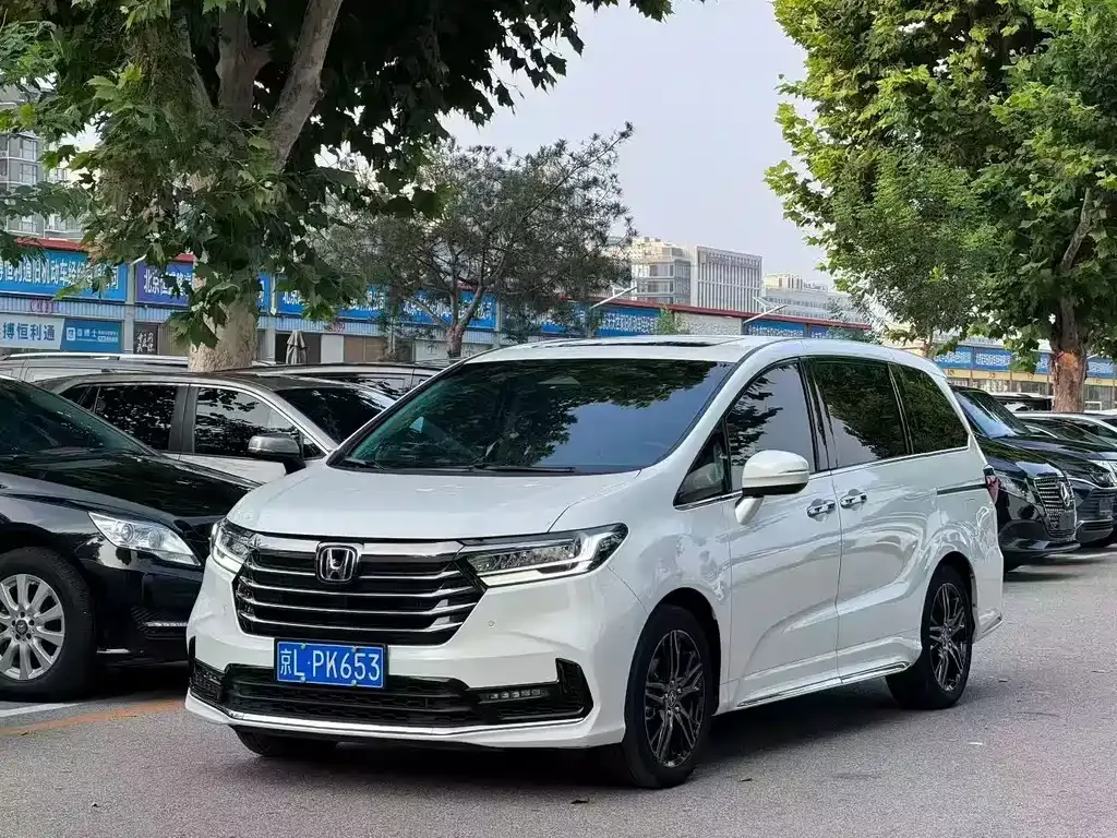 Honda Odyssey — фото 1