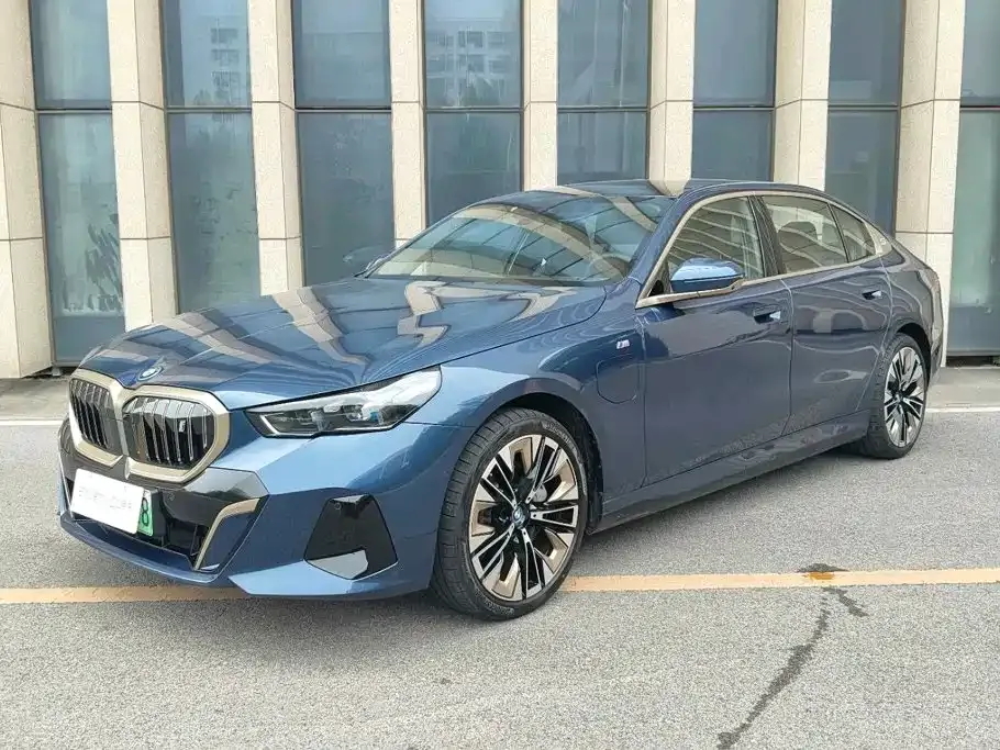 BMW i5 xDrive 50L M Sport 1